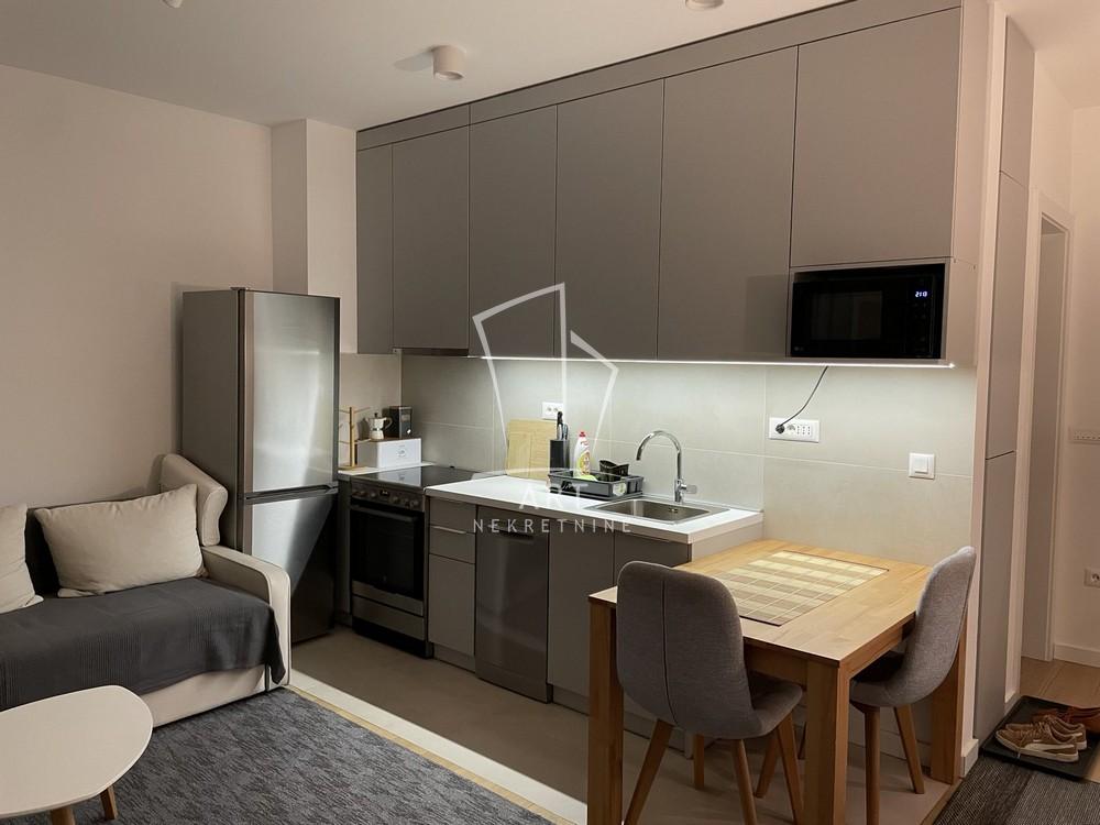 Slika 2 - Bulevar Vojvode Bojovića, Dvosoban stan za izdavanje, 38m2, 850€