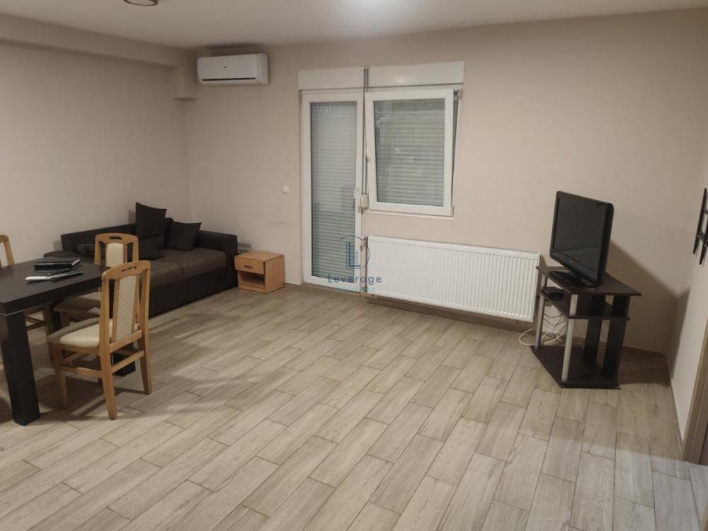 Slika 1 - Radnih akcija, Jednoiposoban stan za izdavanje, 45m2, 500€