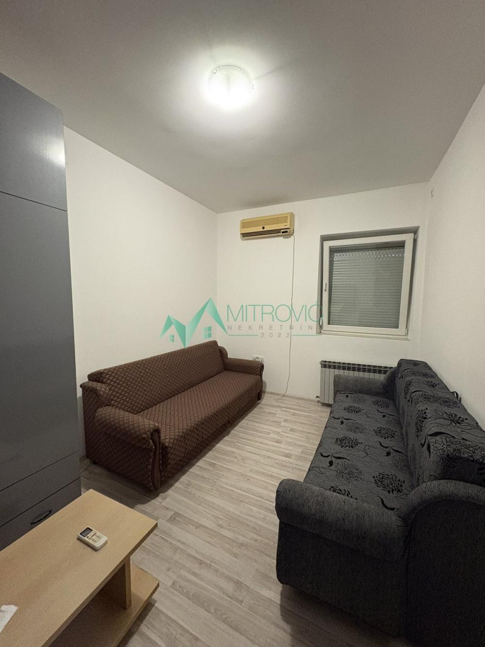 Glavna slika -Jednoiposoban stan za izdavanje, 28m2, 300€