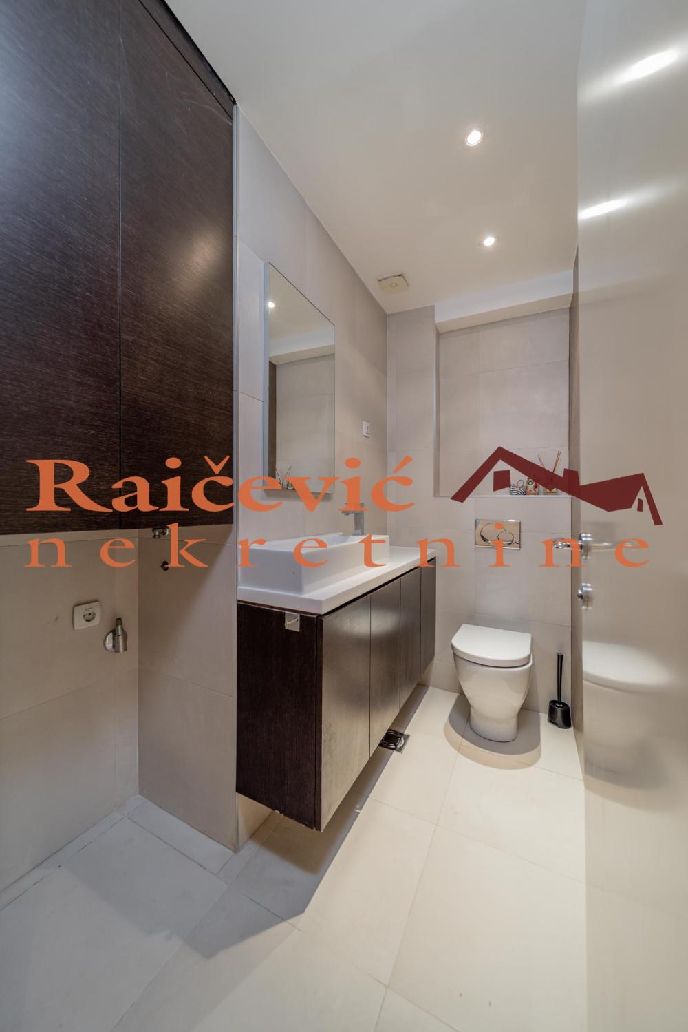 Slika 10 - Blagoja Parovica, Trosoban stan za izdavanje, 102m2, 1.300€