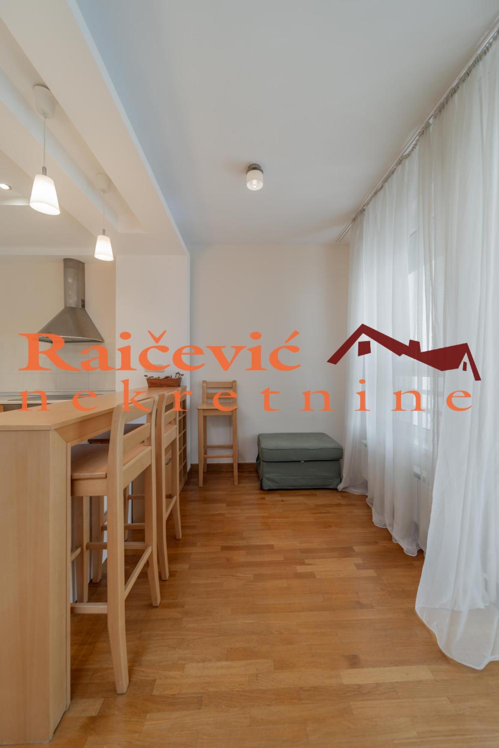 Slika 4 - Bulevar crvene armije, Trosoban stan na prodaju, 106m2, 399.000€