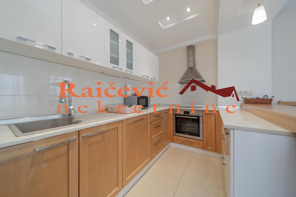 Slika 7 - Bulevar crvene armije, Trosoban stan na prodaju, 106m2, 399.000€