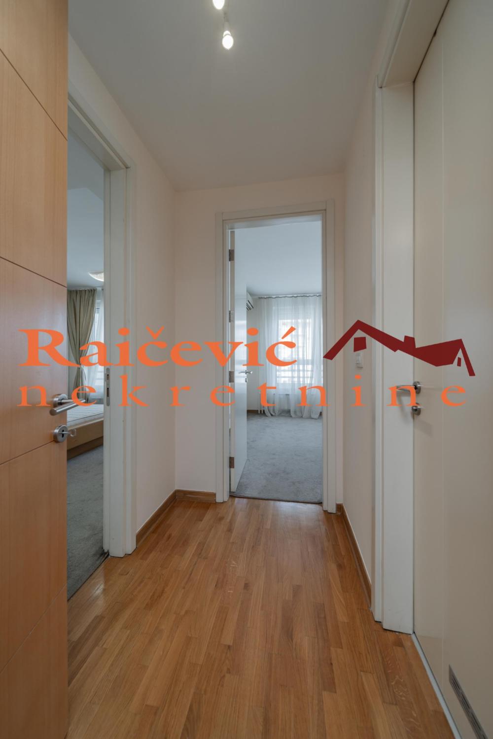 Slika 9 - Bulevar crvene armije, Trosoban stan na prodaju, 106m2, 399.000€