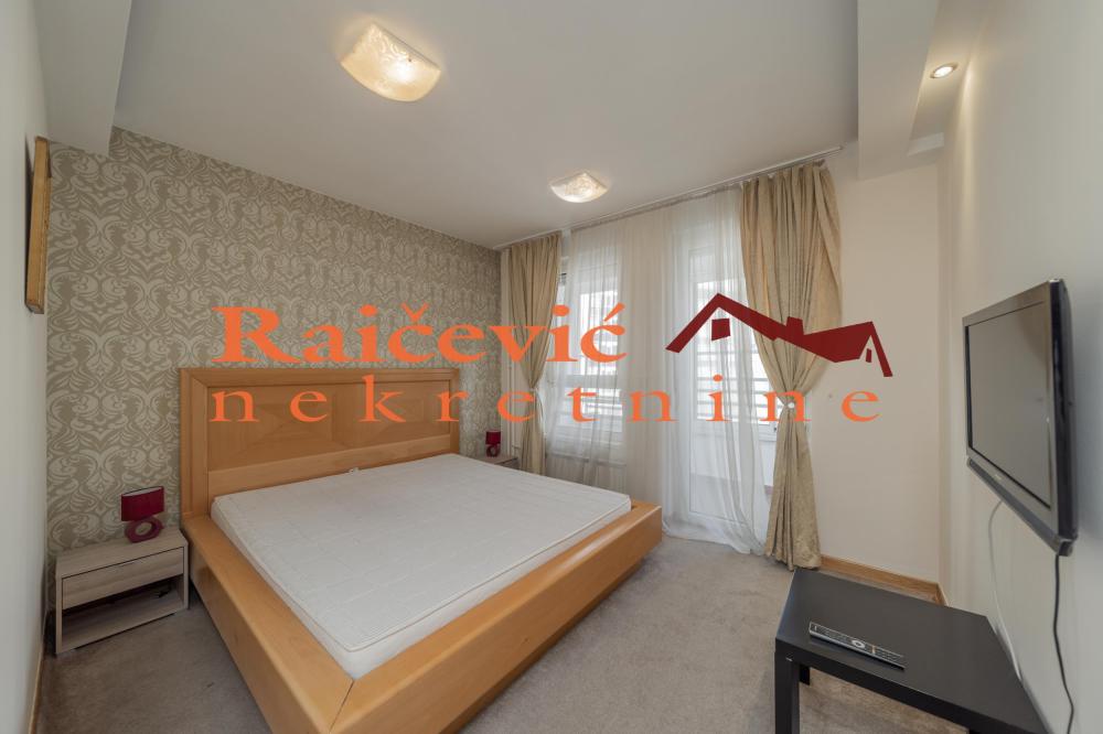 Slika 11 - Bulevar crvene armije, Trosoban stan na prodaju, 106m2, 399.000€
