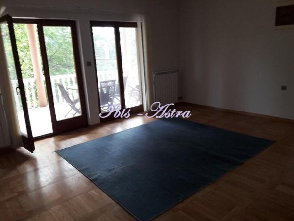 Slika 10 - Radmile Jović, Petosoban stan za izdavanje, 200m2, 1.100€