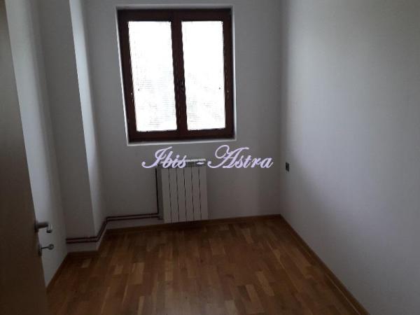 Slika 11 - Radmile Jović, Petosoban stan za izdavanje, 200m2, 1.100€
