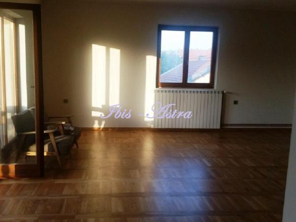 Slika 1 - Radmile Jović, Petosoban stan za izdavanje, 200m2, 1.100€