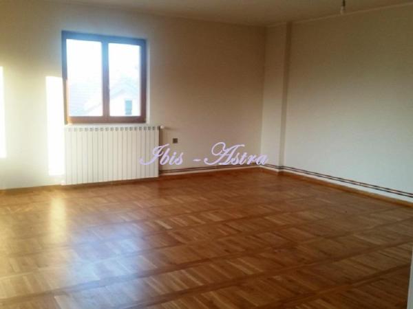 Slika 2 - Radmile Jović, Petosoban stan za izdavanje, 200m2, 1.100€