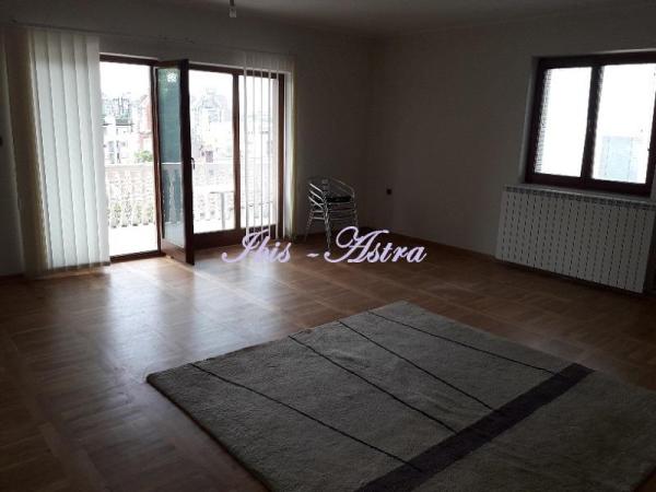 Slika 6 - Radmile Jović, Petosoban stan za izdavanje, 200m2, 1.100€