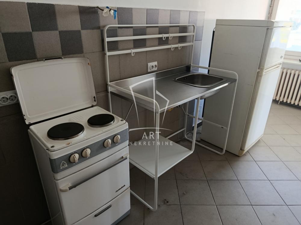 Slika 2 - Jurija Gagarina, Trosoban stan za izdavanje, 76m2, 750€