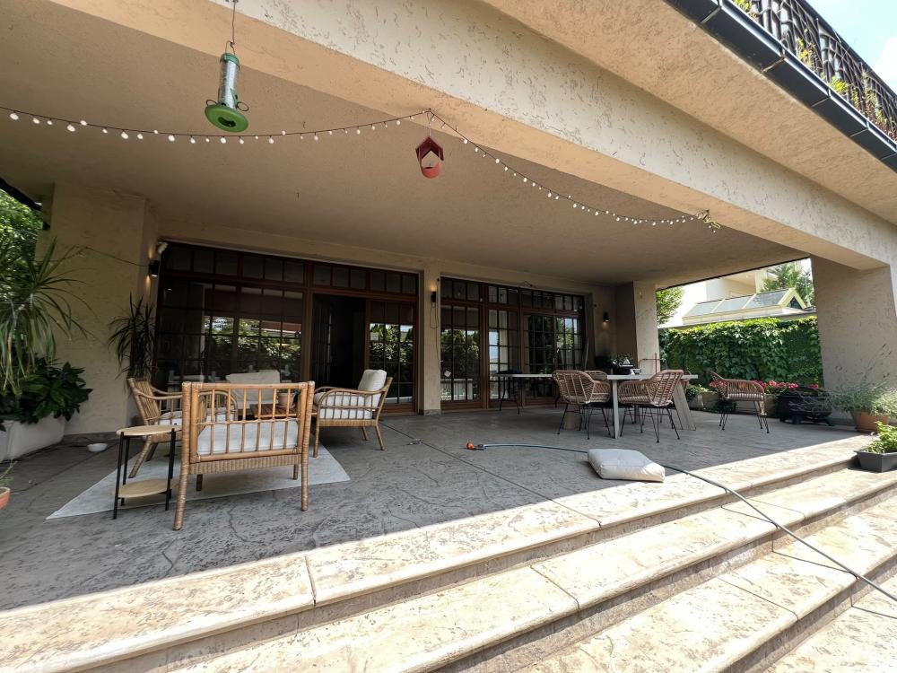 Slika 1 - Tolstojeva, Petosoban stan za izdavanje, 220m2, 3.200€