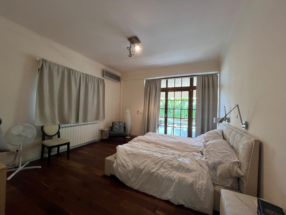 Slika 6 - Tolstojeva, Petosoban stan za izdavanje, 220m2, 3.200€