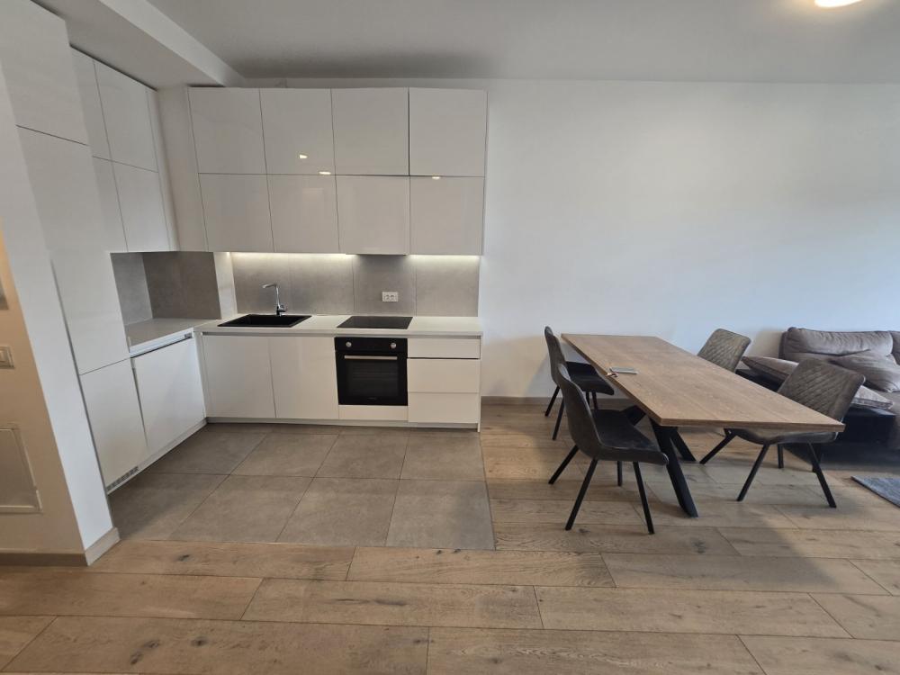 Slika 3 - Bulevar Milutina Milankovića, Trosoban stan za izdavanje, 75m2, 1.000€