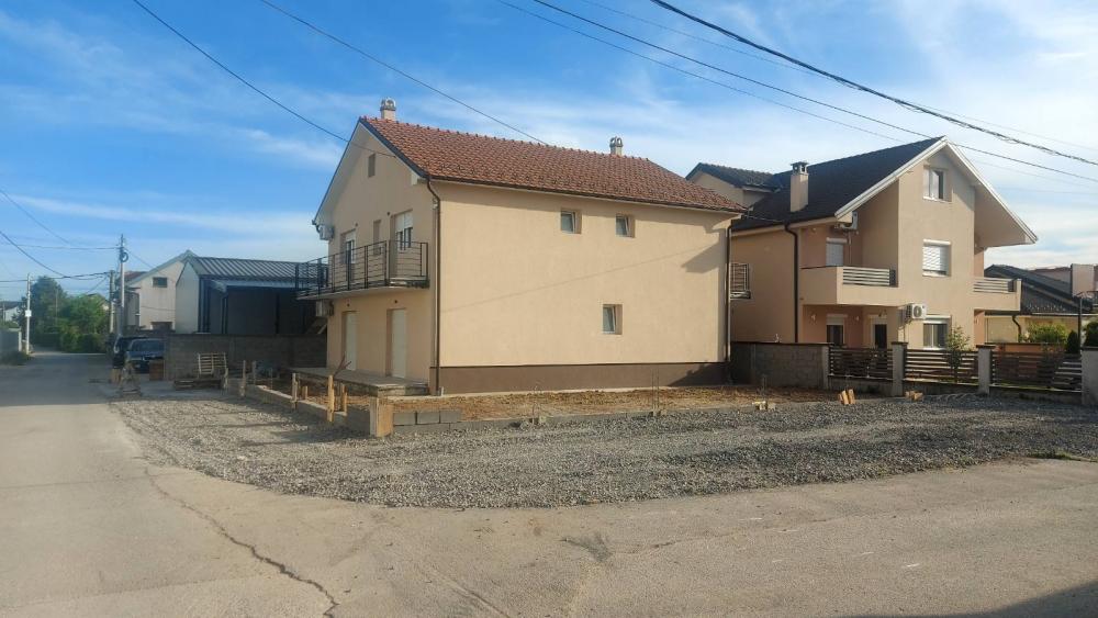 Slika 1 - Dejana Nastića,  Kuća za izdavanje, 200m2, 2.000€