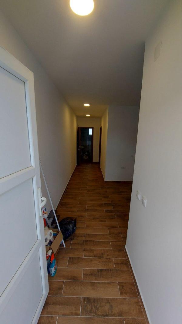 Slika 11 - Dejana Nastića,  Kuća za izdavanje, 200m2, 2.000€