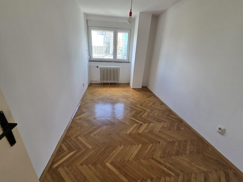 Slika 2 - Bulevar Mihajla Pupina, Trosoban stan za izdavanje, 68m2, 500€