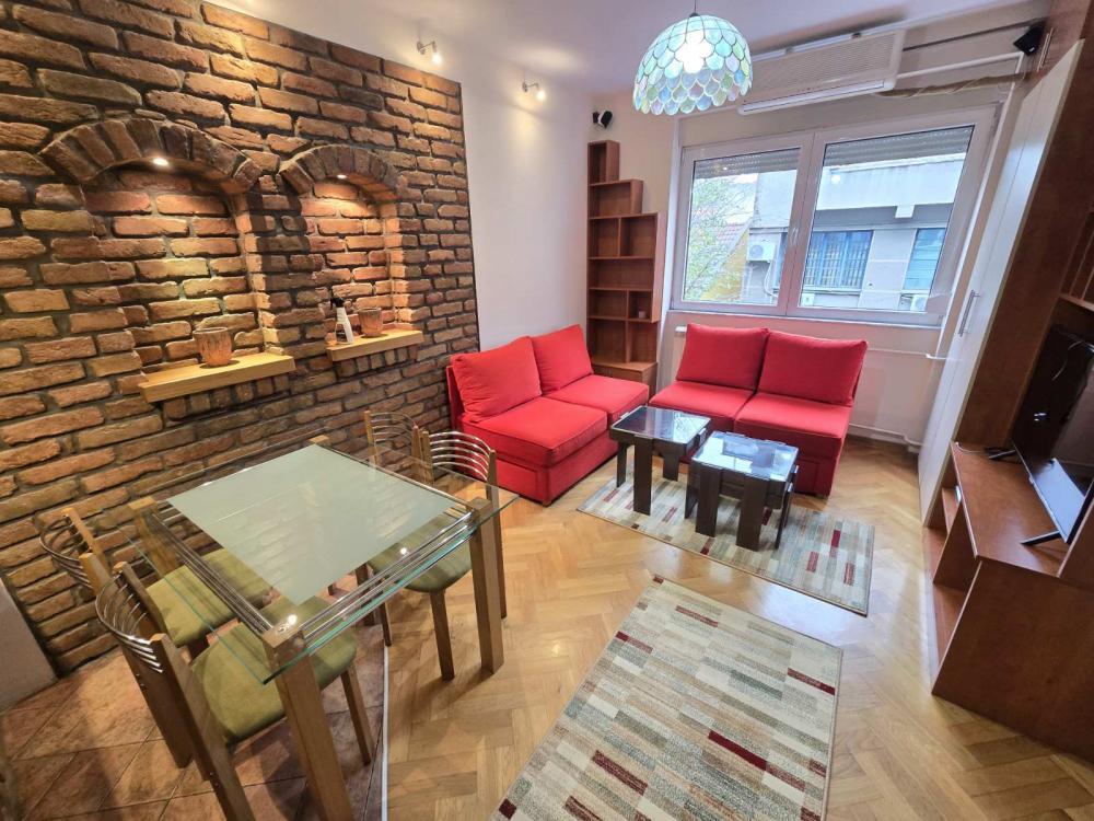 Glavna slika -Albanske spomenice, Dvosoban stan za izdavanje, 40m2, 550€