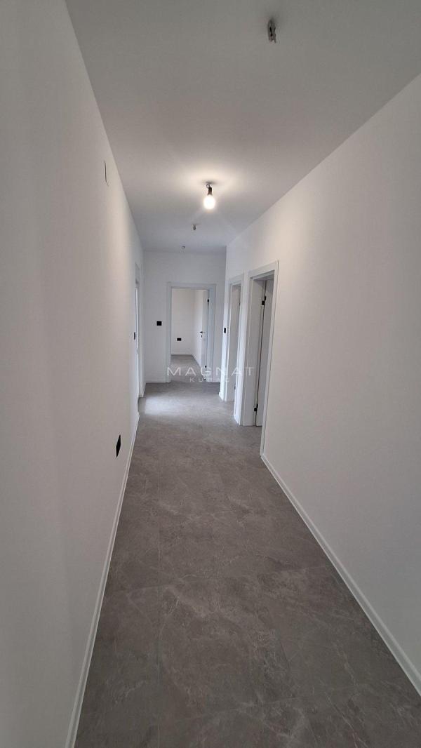 Slika 6 - Milosava Vlajića,  Kuća na prodaju, 144m2, 175.000€