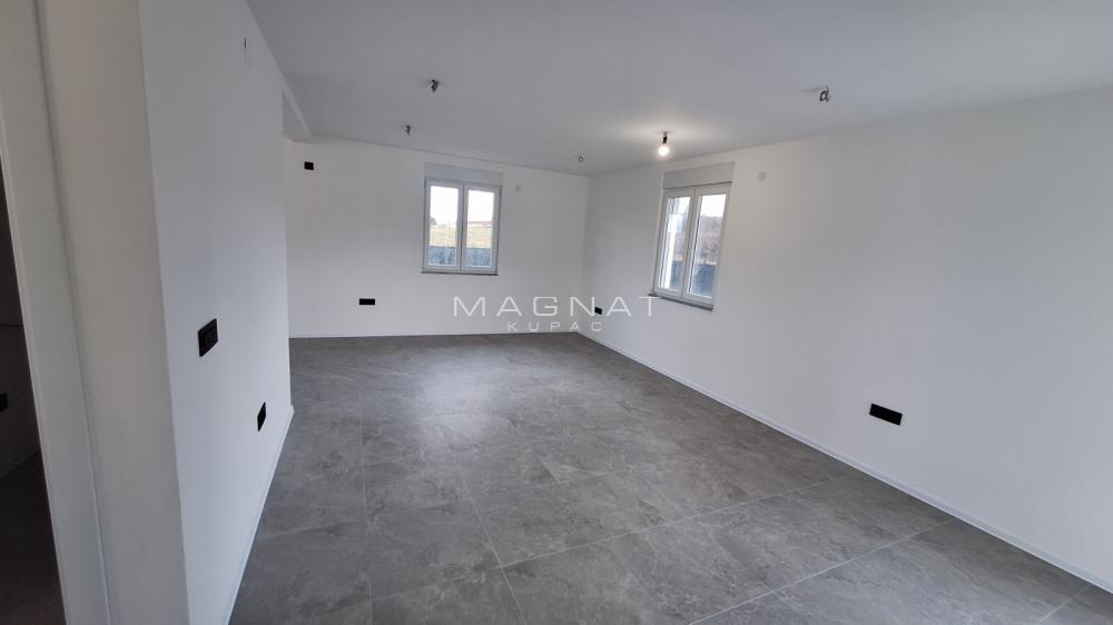 Slika 4 - Milosava Vlajića,  Kuća na prodaju, 144m2, 175.000€