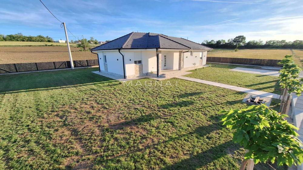 Slika 1 - Milosava Vlajića,  Kuća na prodaju, 144m2, 175.000€