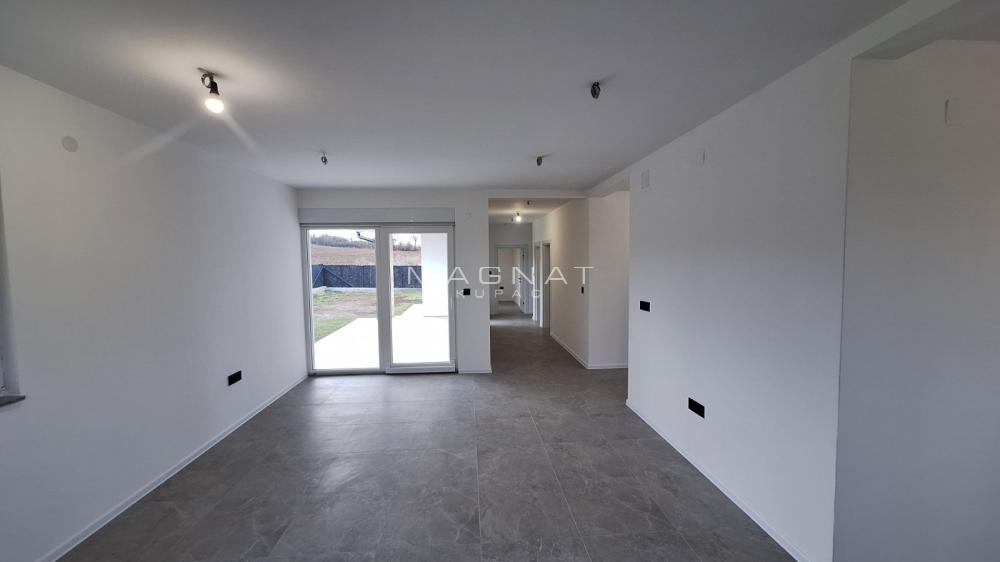 Slika 5 - Milosava Vlajića,  Kuća na prodaju, 144m2, 175.000€