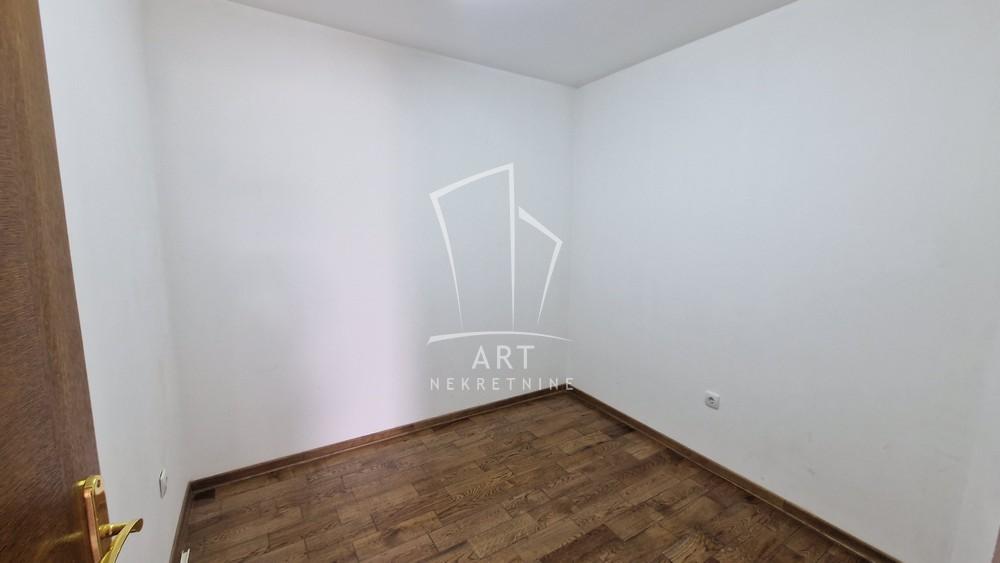 Slika 4 - Ljiljane Krstić,  Lokal za izdavanje, 70m2, 500€