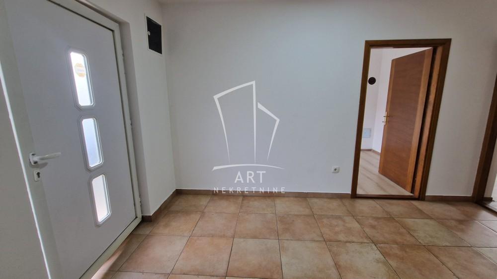 Slika 5 - Ljiljane Krstić,  Lokal za izdavanje, 70m2, 500€