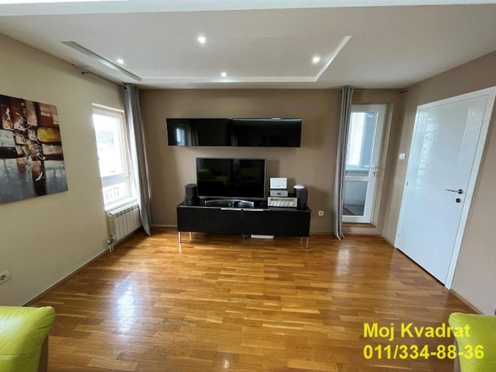 Slika 2 - Četvoroiposoban stan na prodaju, 160m2, 375.000€
