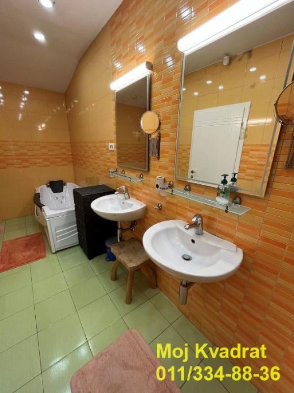 Slika 6 - Četvoroiposoban stan na prodaju, 160m2, 375.000€