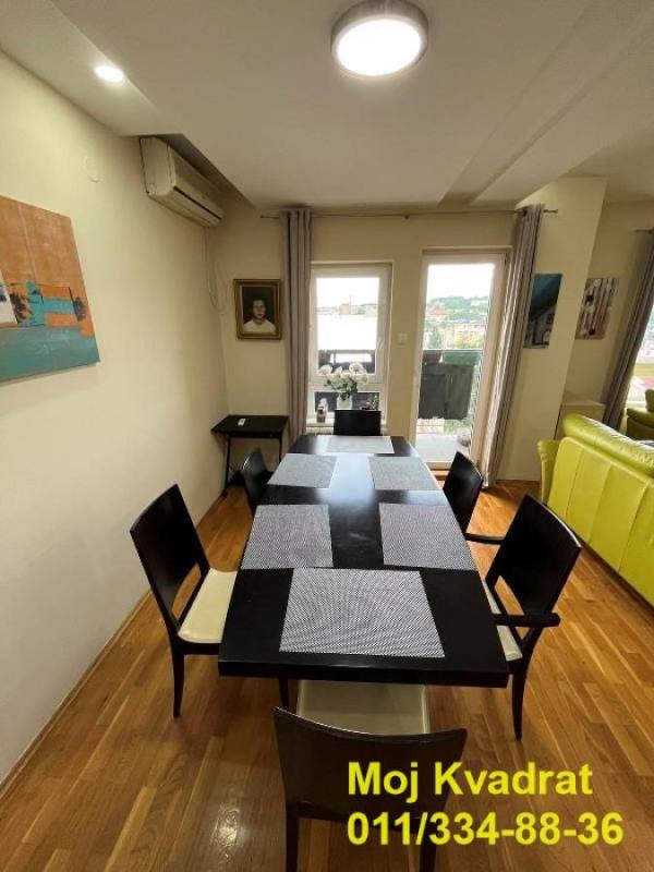 Slika 3 - Četvoroiposoban stan na prodaju, 160m2, 375.000€