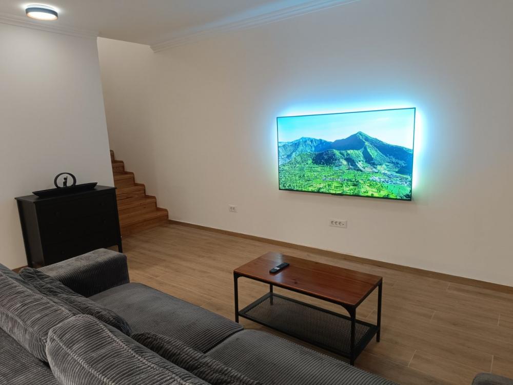 Slika 1 - Bulevar oslobođenja, Trosoban stan za izdavanje, 77m2, 1.300€