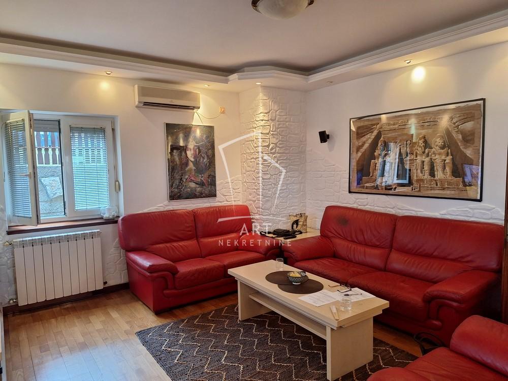 Slika 1 - Murmanska,  Kuća za izdavanje, 250m2, 1.950€