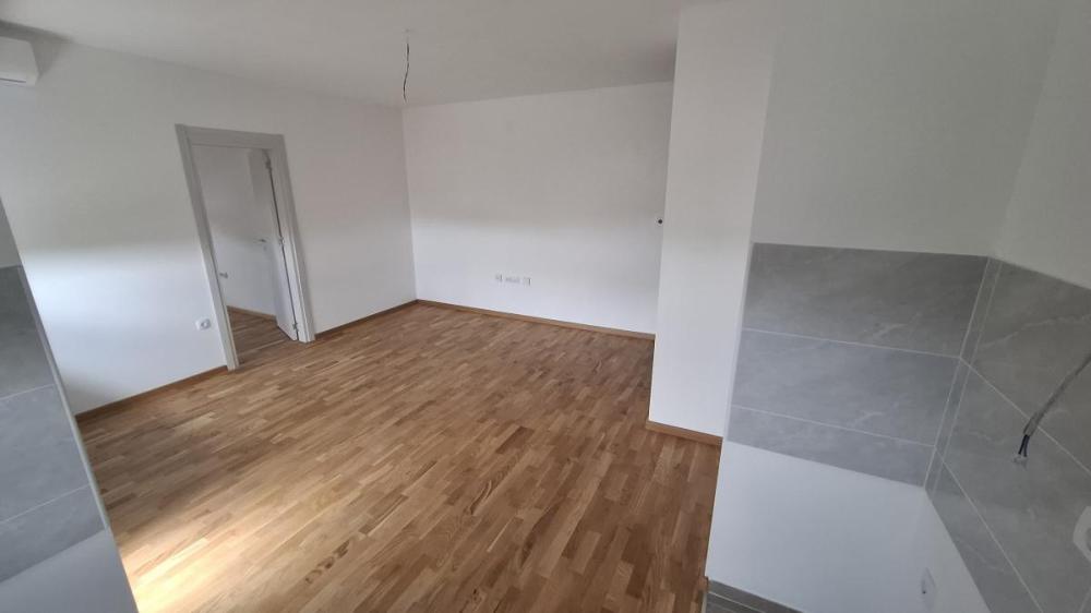 Slika 4 - Dvoiposoban stan za izdavanje, 48m2, 400€