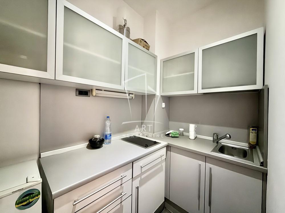 Slika 10 - Takovska,  Lokal za izdavanje, 201m2, 2.400€