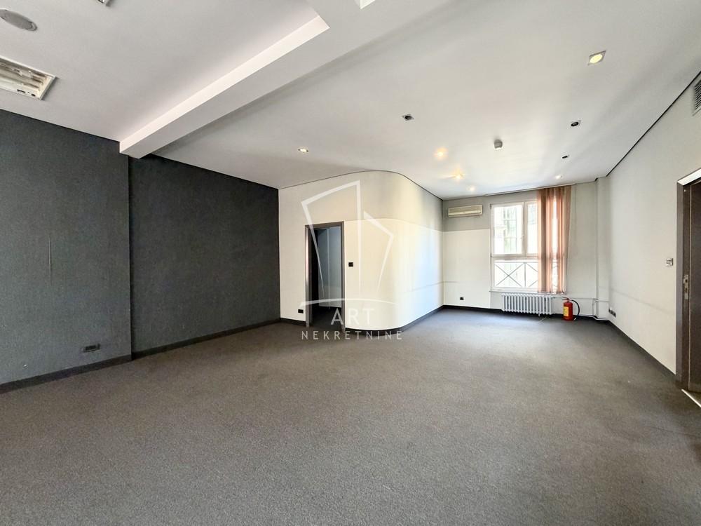 Slika 1 - Takovska,  Lokal za izdavanje, 201m2, 2.400€