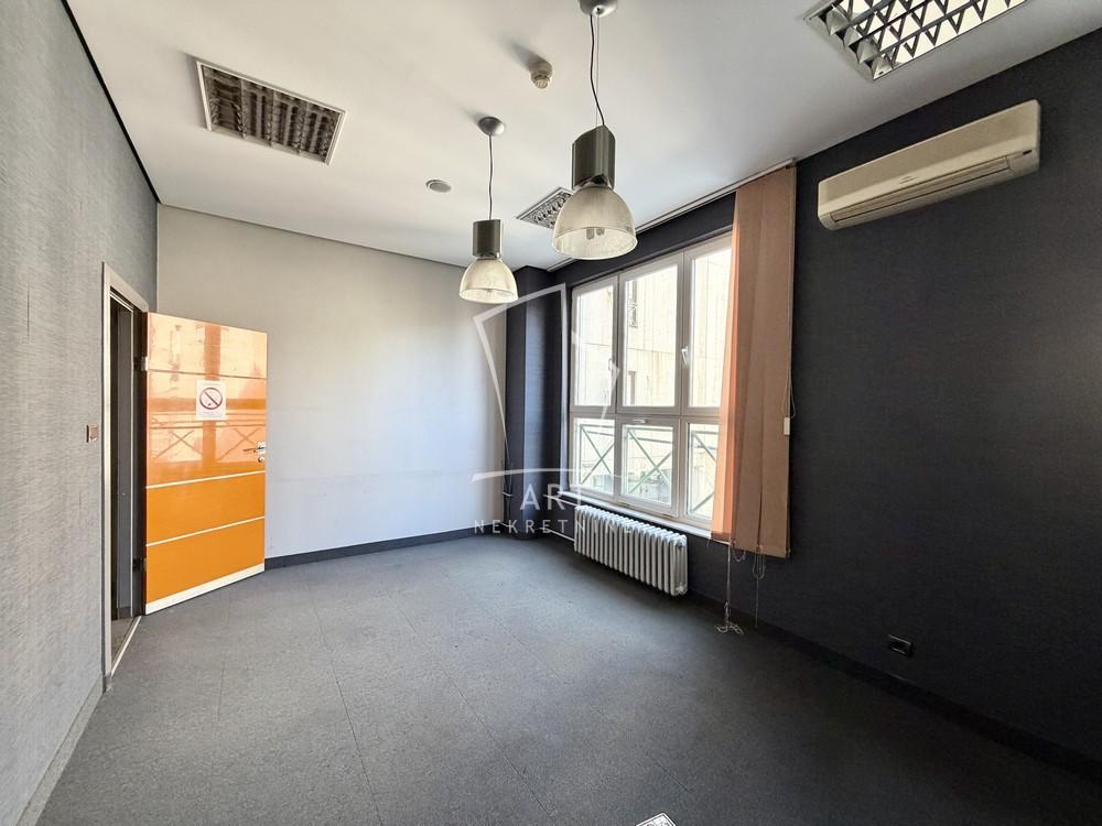 Slika 2 - Takovska,  Lokal za izdavanje, 201m2, 2.400€