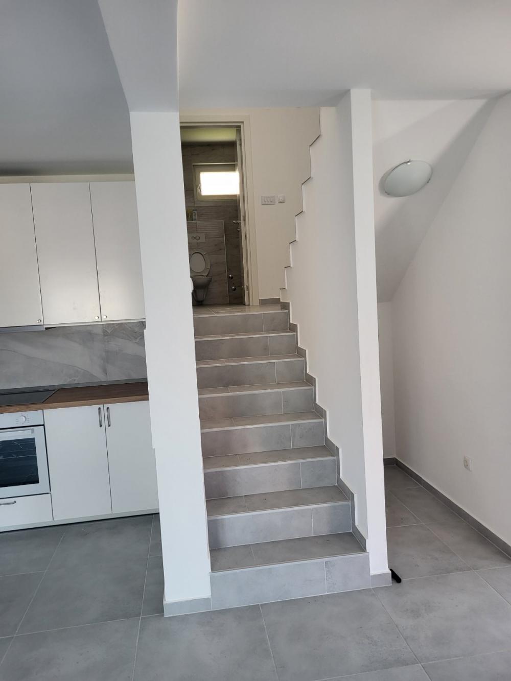 Slika 6 - Maje Dimitrijević,  Kuća za izdavanje, 160m2, 1.500€