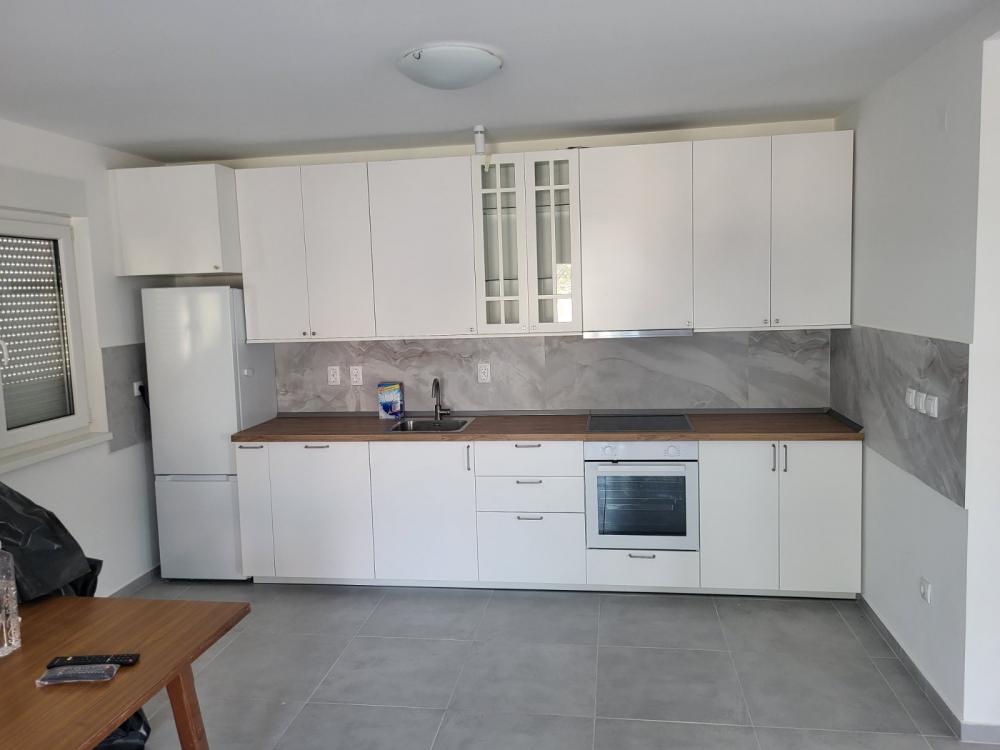 Slika 4 - Maje Dimitrijević,  Kuća za izdavanje, 160m2, 1.500€