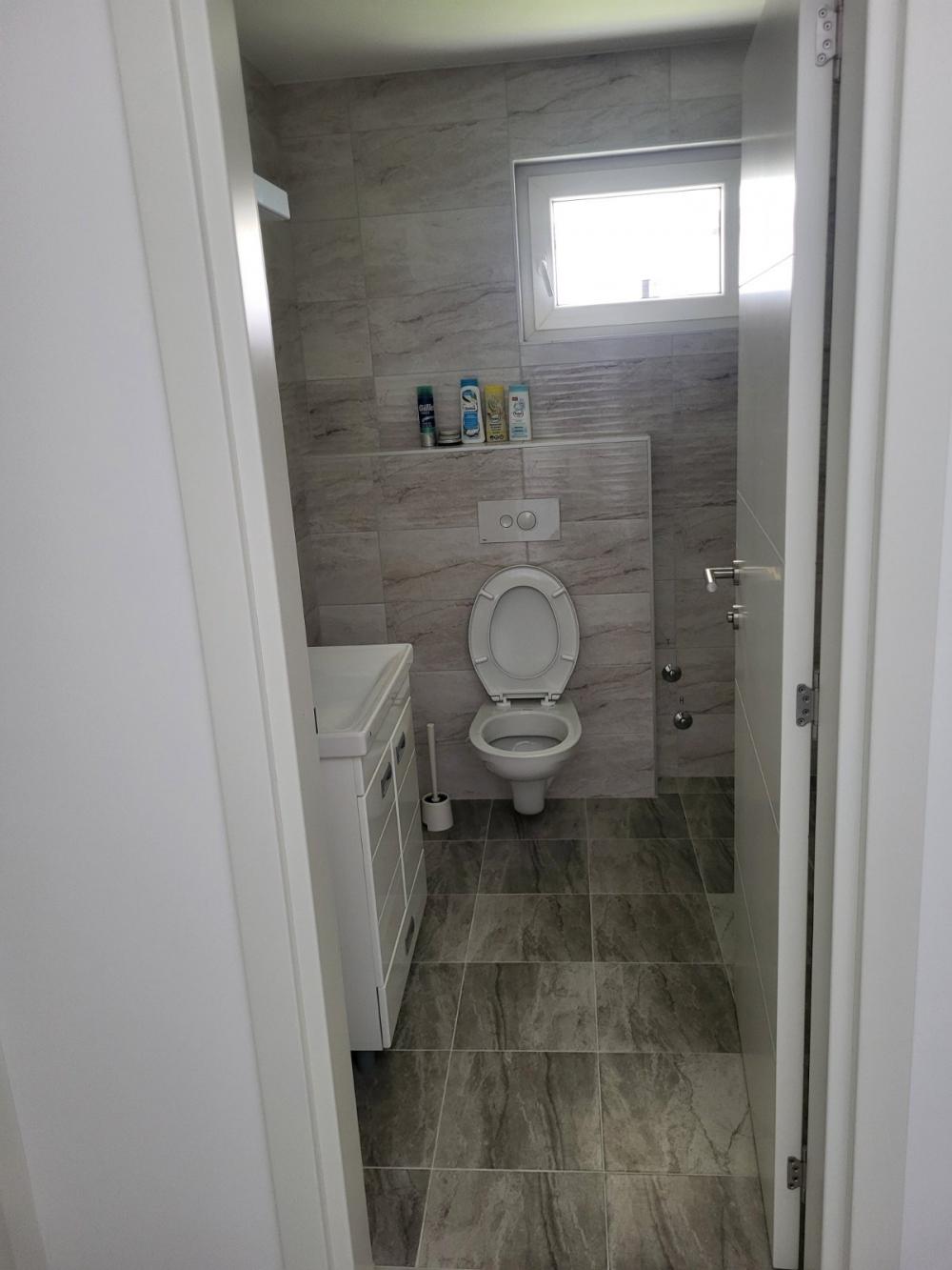 Slika 11 - Maje Dimitrijević,  Kuća za izdavanje, 160m2, 1.500€