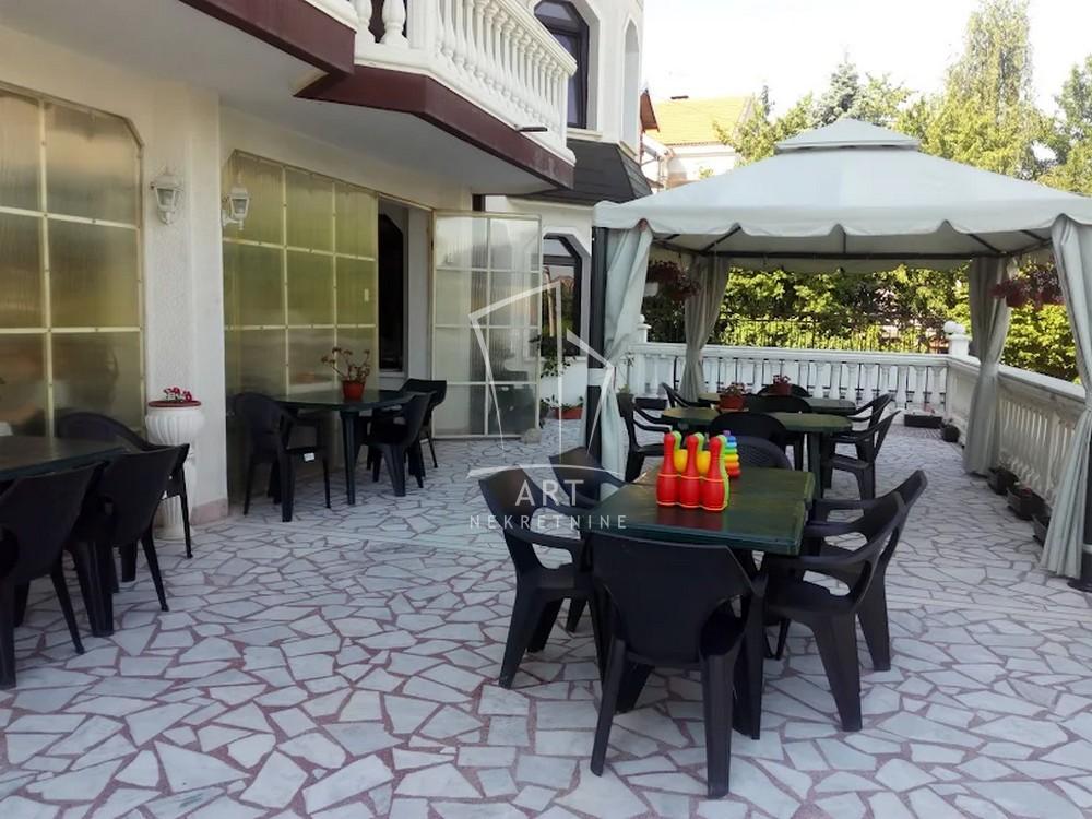 Slika 6 - Darinke Jevrić,  Kuća za izdavanje, 165m2, 6.000€