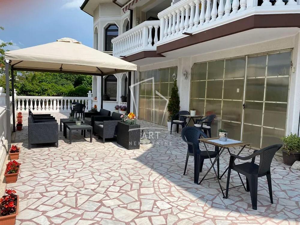 Slika 7 - Darinke Jevrić,  Kuća za izdavanje, 165m2, 6.000€
