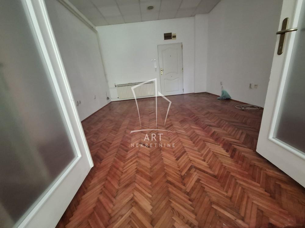 Slika 1 - Dr Nedeljka Ercegovca, Dvoiposoban stan za izdavanje, 53m2, 580€
