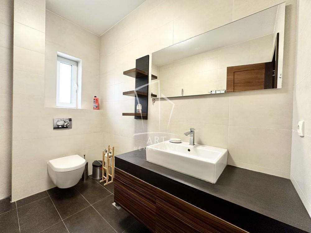 Slika 10 - Krupanjska, Petosoban stan za izdavanje, 135m2, 2.100€
