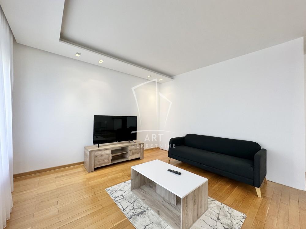 Slika 3 - Krupanjska, Petosoban stan za izdavanje, 135m2, 2.100€