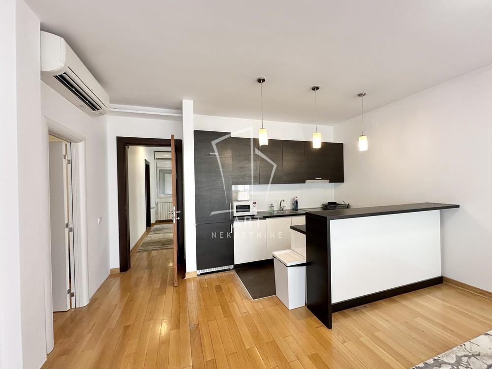 Slika 6 - Krupanjska, Petosoban stan za izdavanje, 135m2, 2.100€