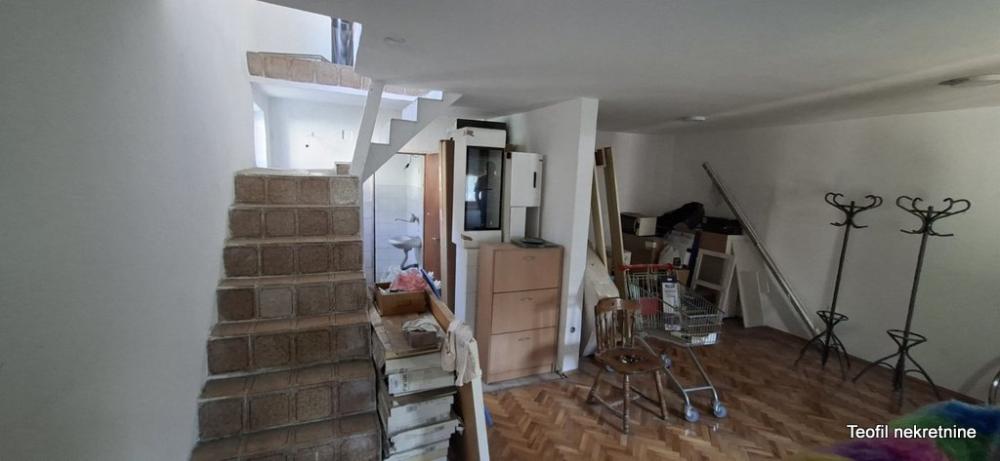 Slika 2 - Bulevar despota Stefana,  Kuća na prodaju, 61m2, 250.000€