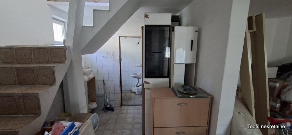 Slika 4 - Bulevar despota Stefana,  Kuća na prodaju, 61m2, 250.000€