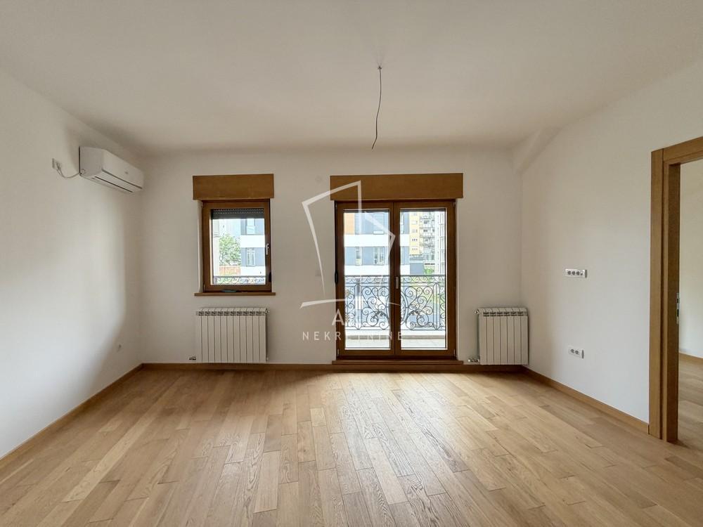 Glavna slika -Milisava Đurovića, Dvoiposoban stan na prodaju, 69m2, 252.176€