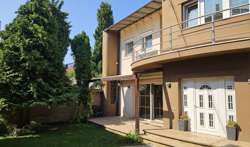 Slika 1 - Geteova,  Kuća za izdavanje, 200m2, 2.200€