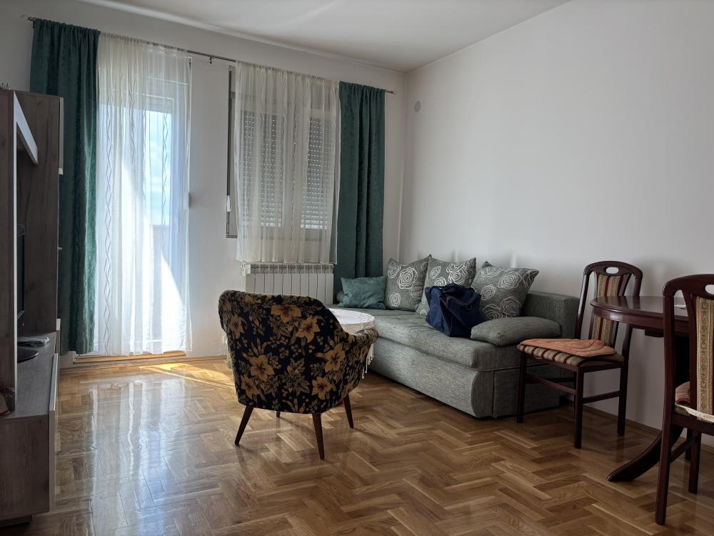 Slika 1 - Dobanovački Put, Jednoiposoban stan za izdavanje, 42m2, 400€